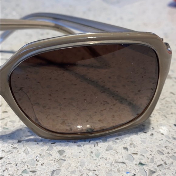 Fendi sunglasses - Picture 7 of 9